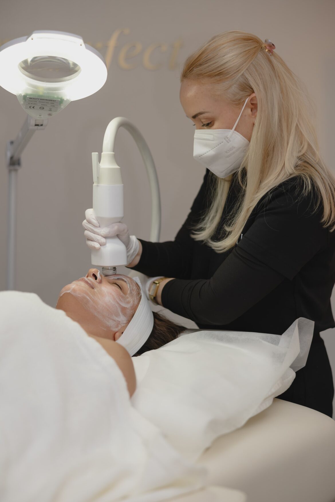 GV SKIN CARE CENTER presenta en Houston el revolucionario tratamiento Glacial Skin bajo la dirección de la experta Gabriela Villamarín