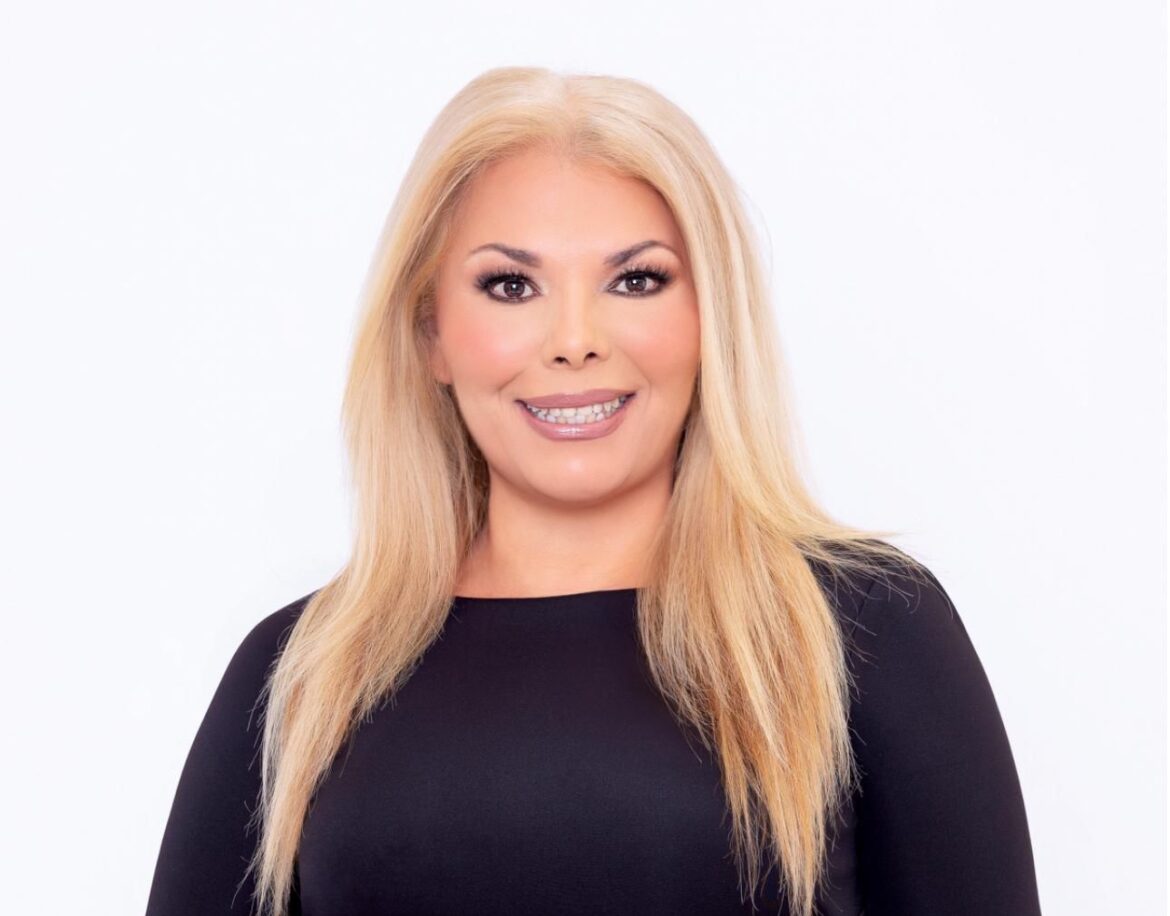 Ana Williams anuncia el lanzamiento de su segundo Libro «This Is Ana Now»