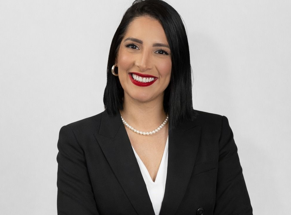 Isamar Torres lanza Juega como los ricos: el libro que enseña a comprender el sistema y tomar el control financiero