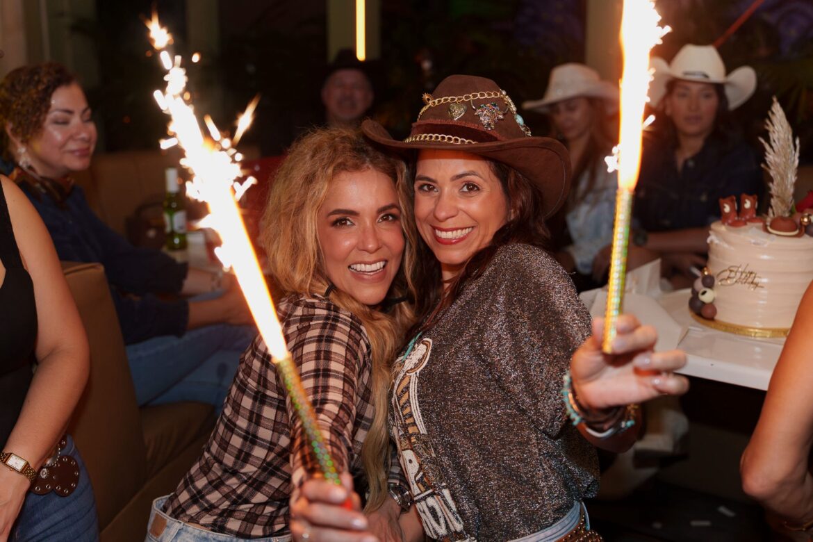 Fabiola Angulo y Heidi Peña celebran su cumpleaños al estilo vaquero junto a la comunidad de Women In Business